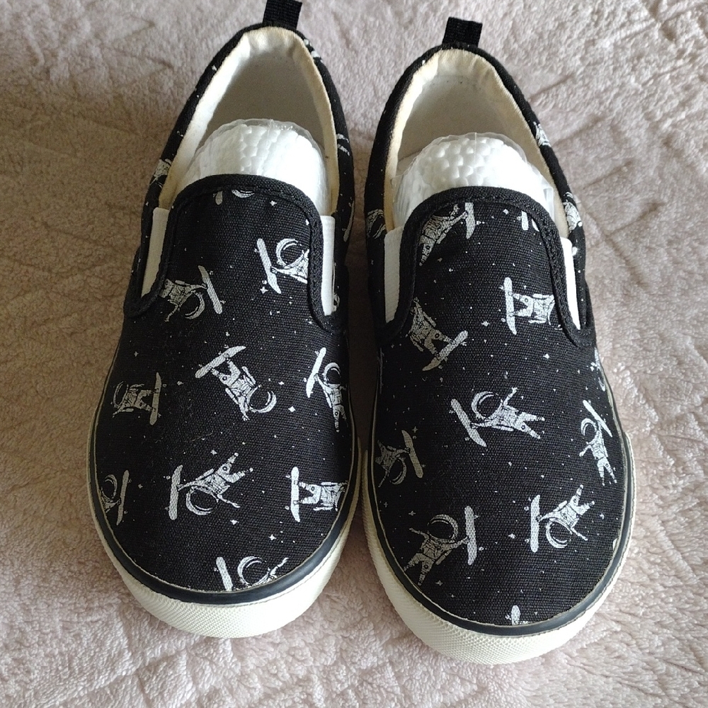 GAP Black and White Slip-On Sneakers with Dinosaur Print